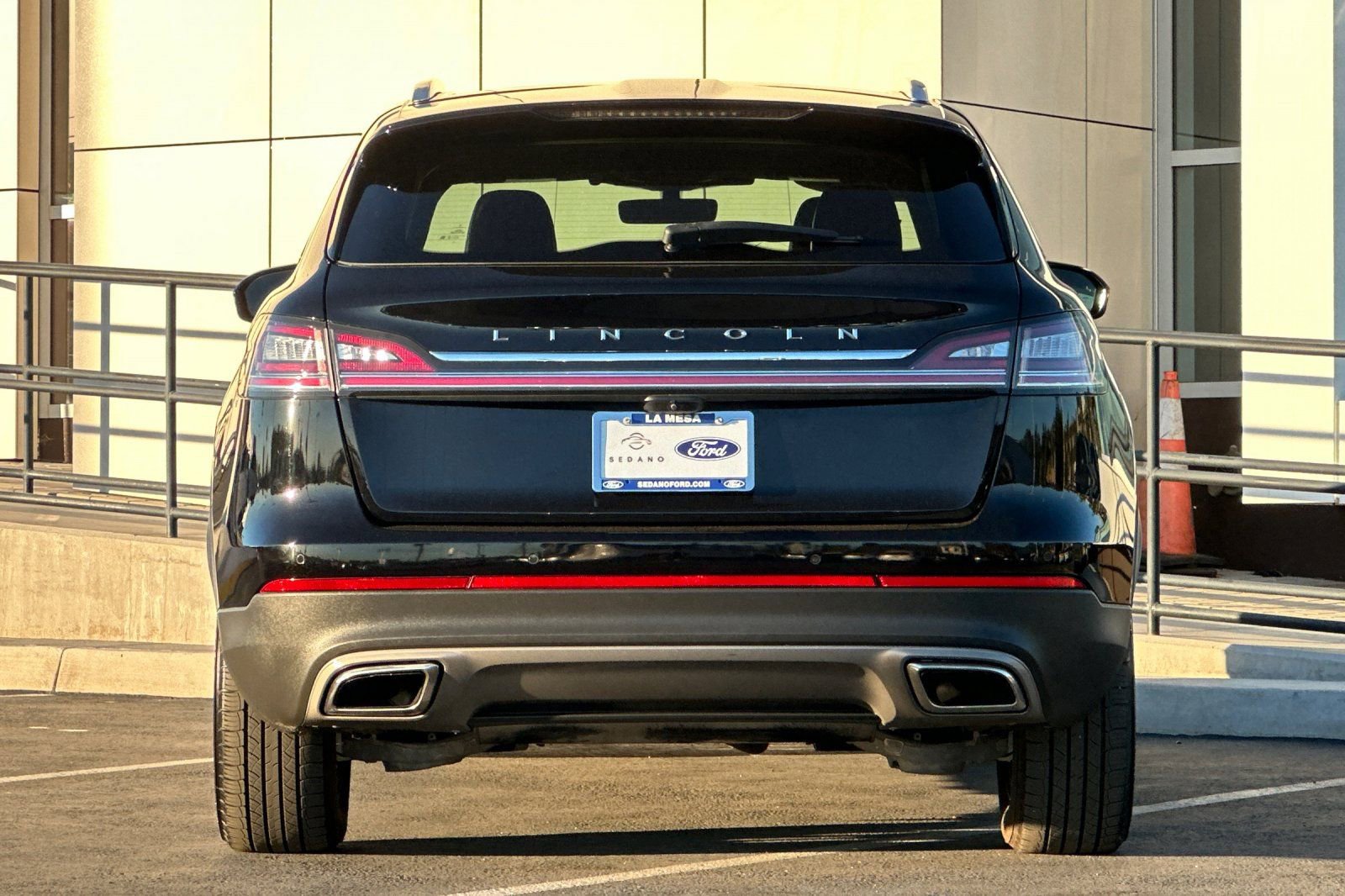 Used 2023 Lincoln Nautilus Reserve w/ Luxury Package image 4