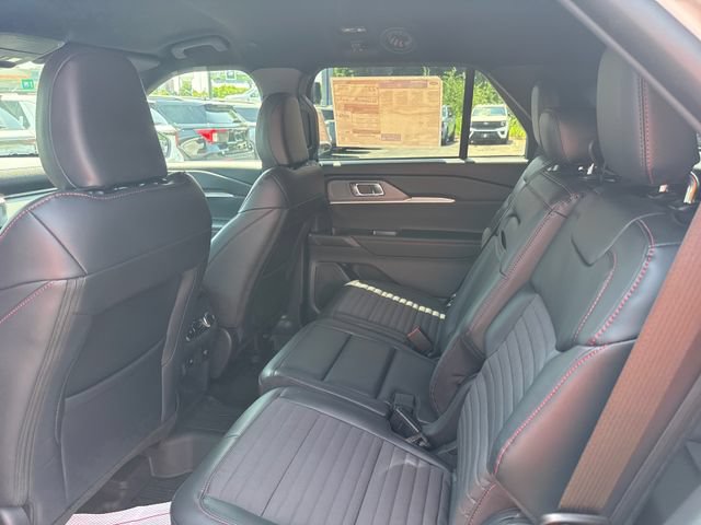 New 2026 Ford Explorer ST-Line w/ ST-Line Street Pack AWD/4WD image 13