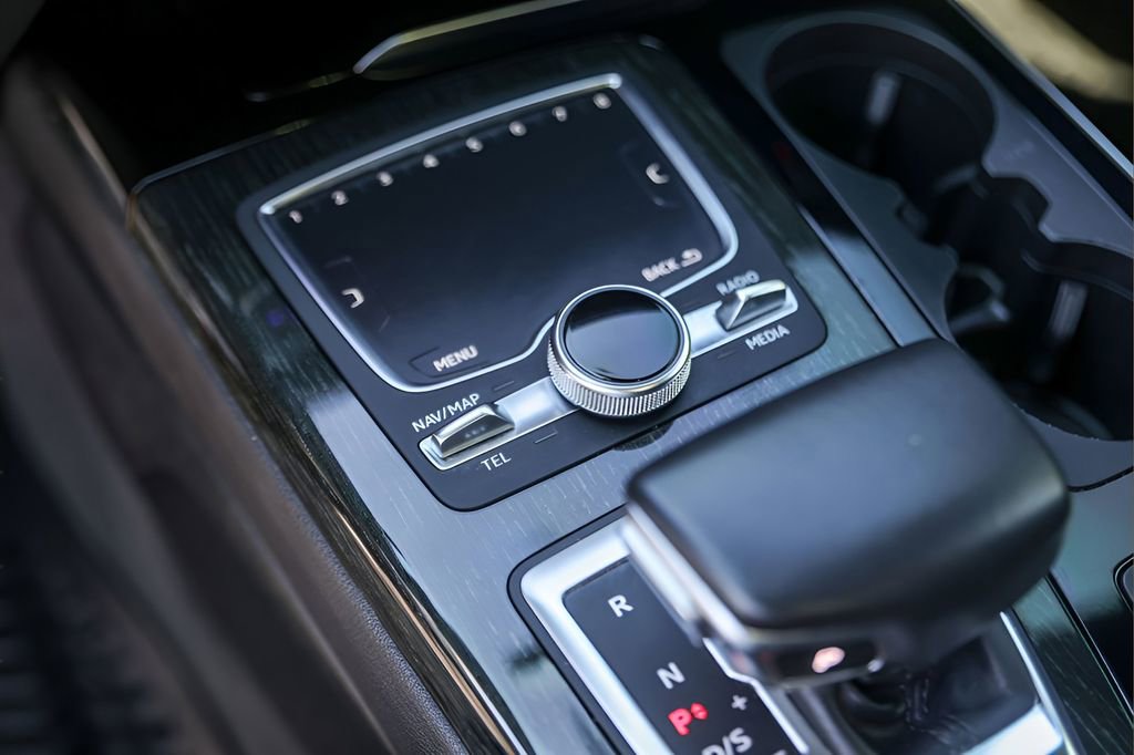 Used 2018 Audi Q7 3.0T Prestige w/ Prestige Package image 19