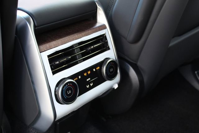 Used 2025 Land Rover Range Rover SE image 21