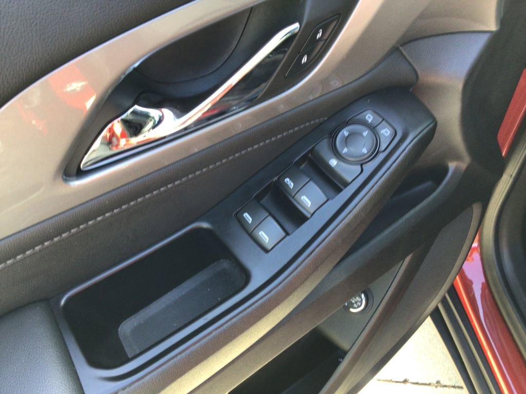 Used 2023 Chevrolet Traverse LT image 16