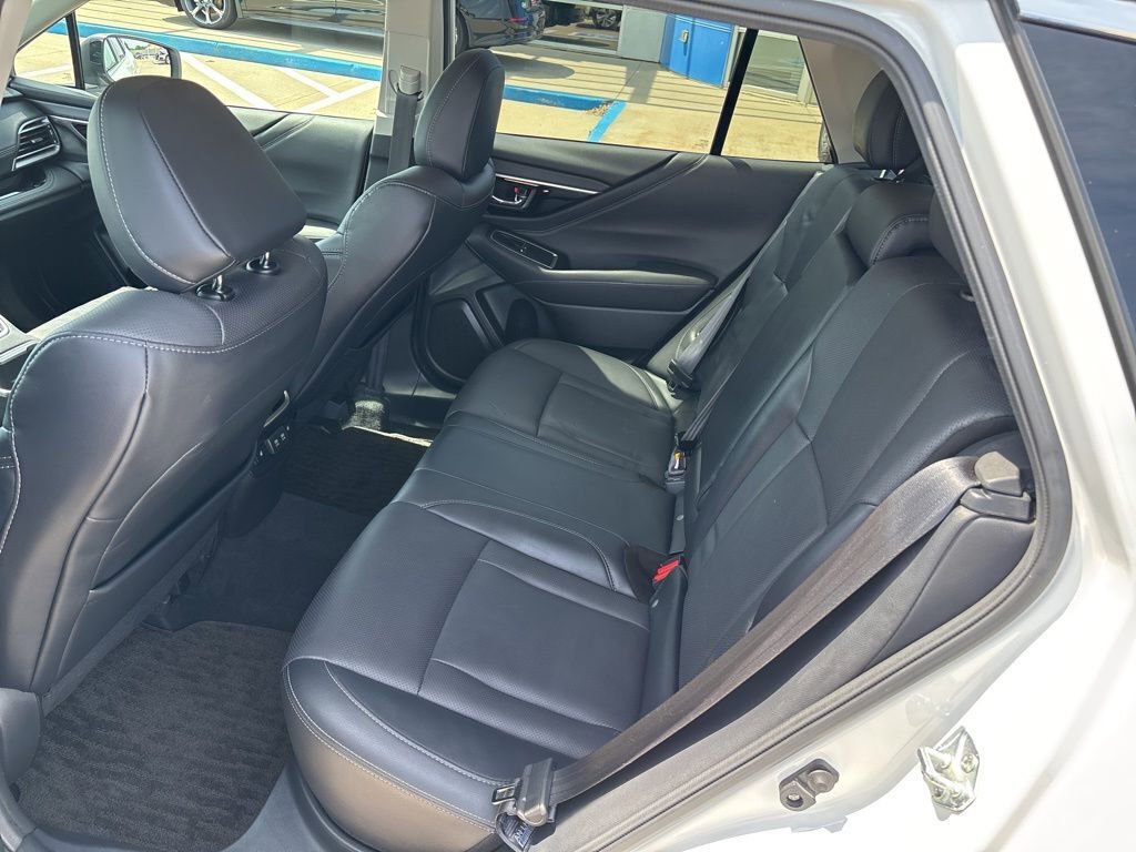 Used 2022 Subaru Outback Limited image 15