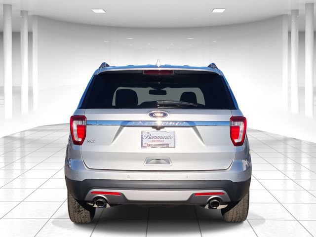 Used 2017 Ford Explorer XLT w/ Equipment Group 202A image 4