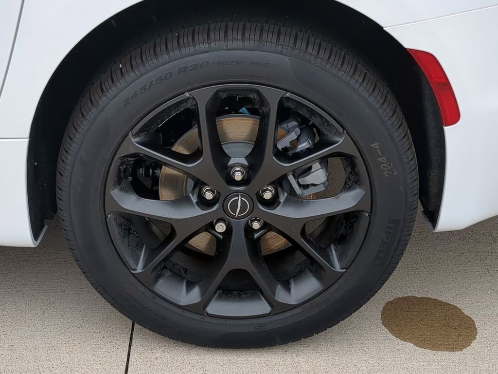 New 2026 Chrysler Pacifica Limited w/ S Appearance Package image 10