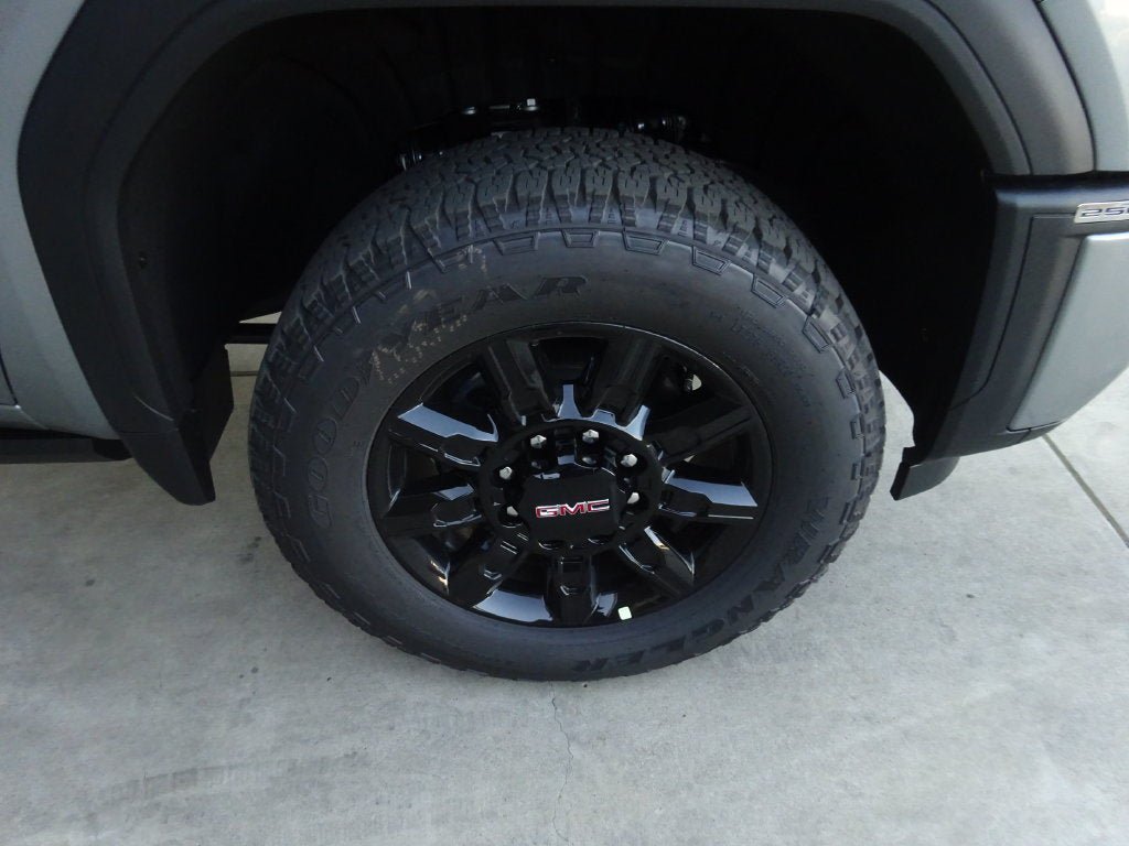 New 2026 GMC Sierra 2500 AT4 w/ AT4 Premium Plus Package AWD/4WD image 11