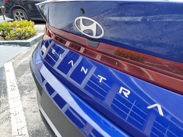 Used 2024 Hyundai Elantra SE image 10