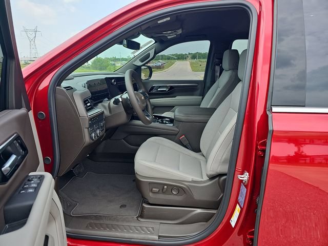 New 2026 Chevrolet Suburban LS w/ Max Trailering Package AWD/4WD image 19