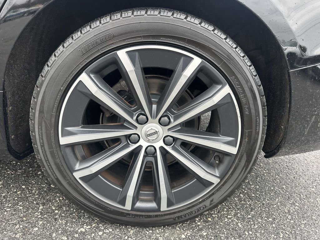 Used 2021 Volvo S60 T5 Momentum w/ Premium Package image 30