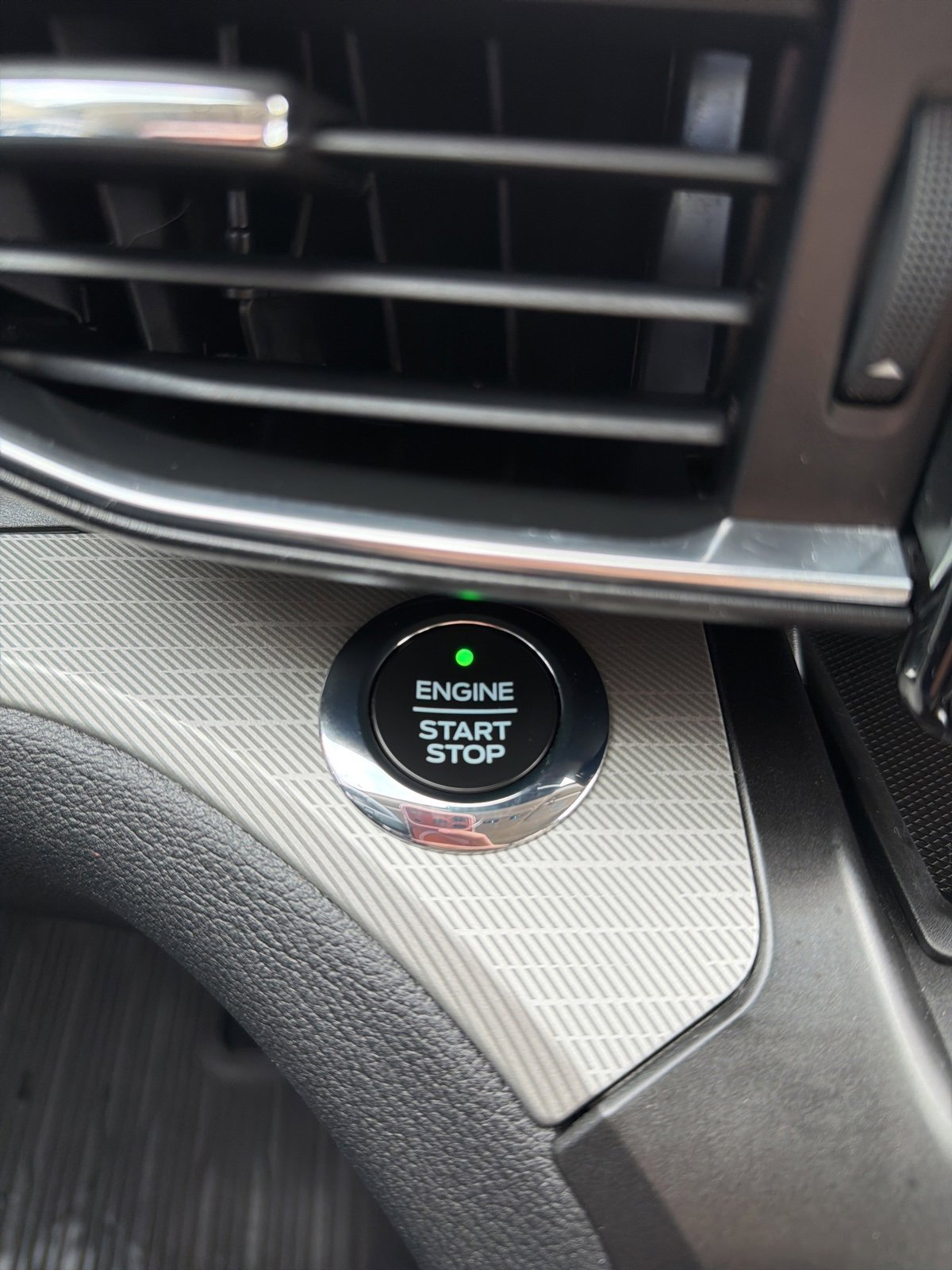 Used 2020 Ford Explorer XLT w/ Equipment Group 202A image 36