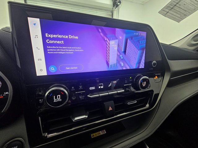 Used 2024 Toyota Highlander Limited image 20