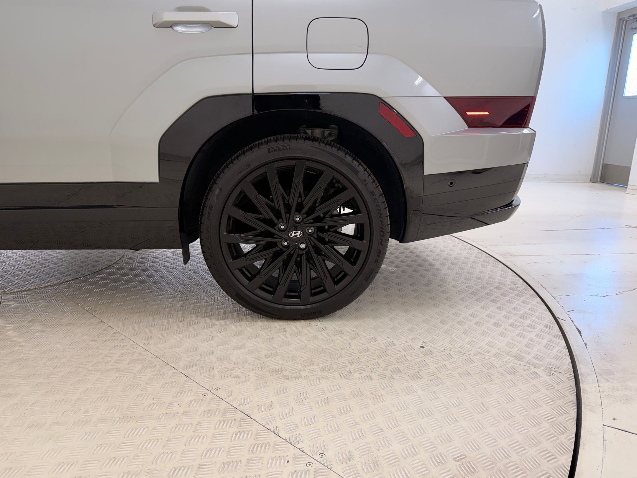 Used 2024 Hyundai Santa Fe Calligraphy image 12