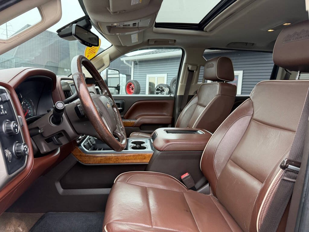 Used 2016 Chevrolet Silverado 2500 High Country w/ High Country Premium Package AWD/4WD image 12