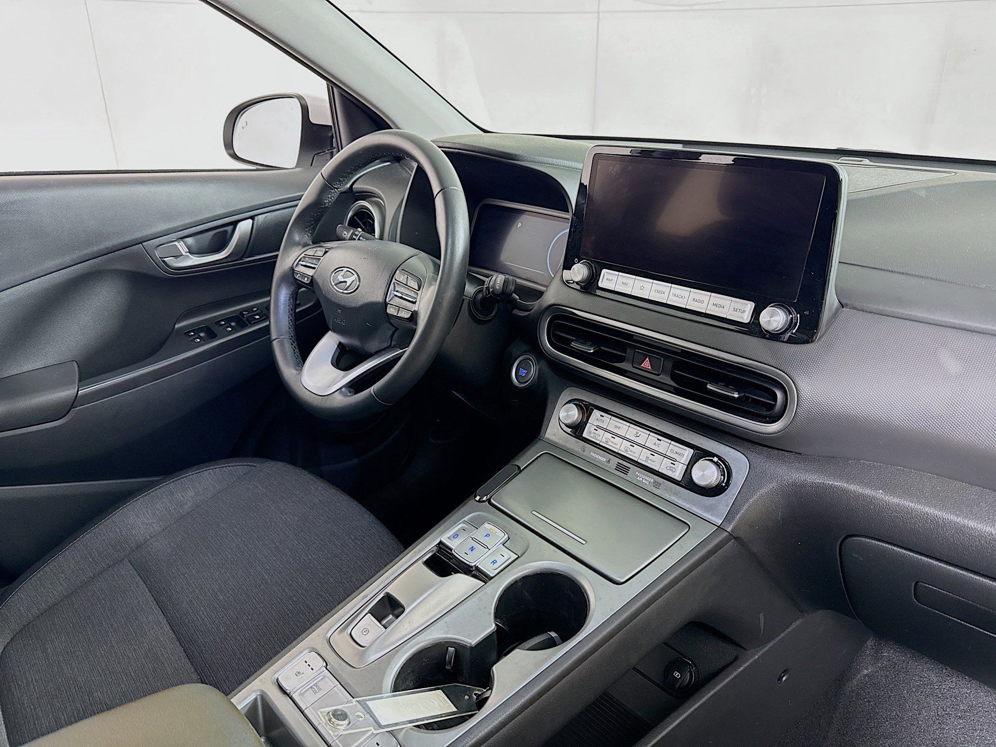 Used 2023 Hyundai Kona SEL image 27