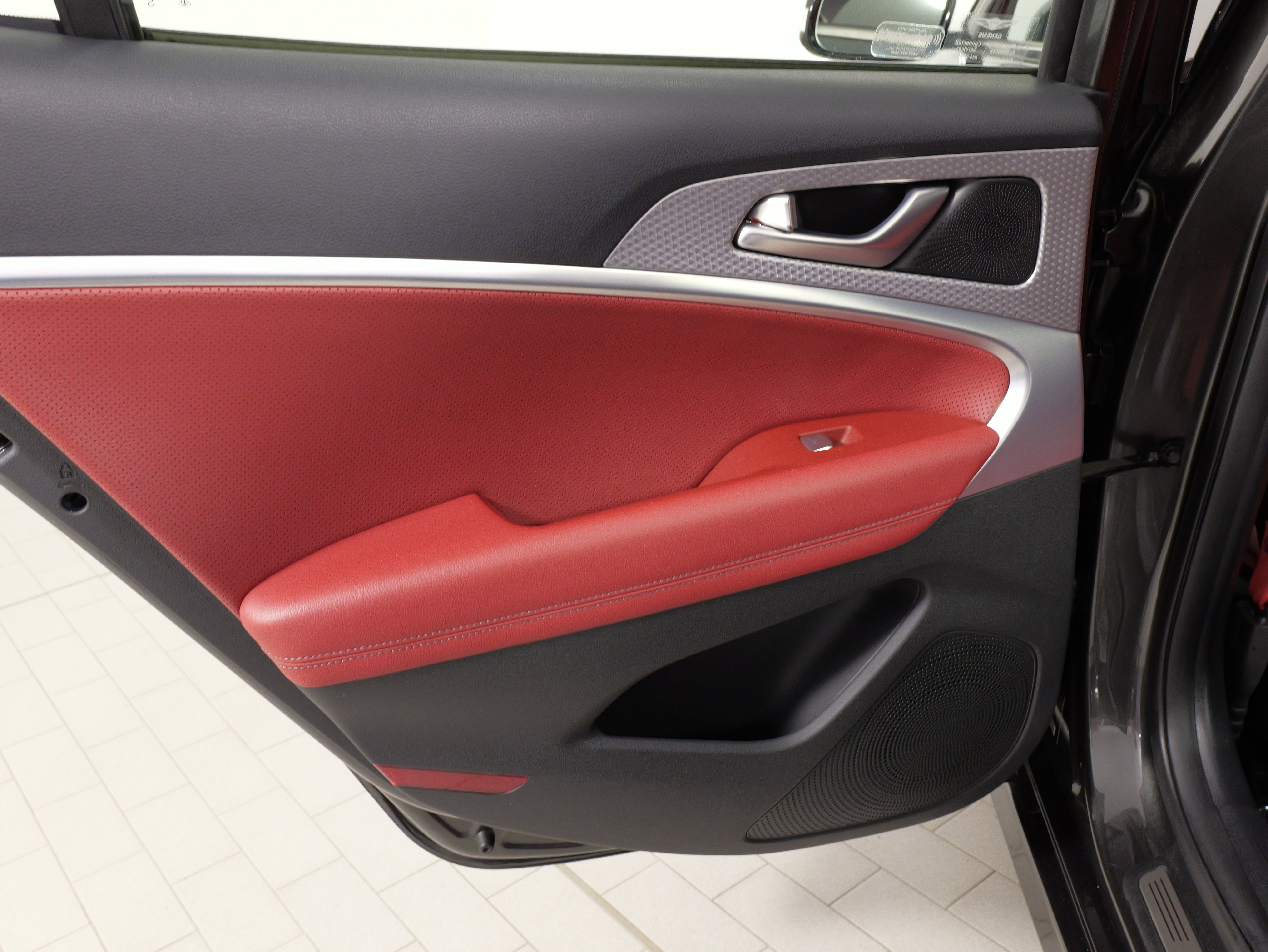 Used 2023 Genesis G70 2.0T w/ Sport Prestige Package image 30