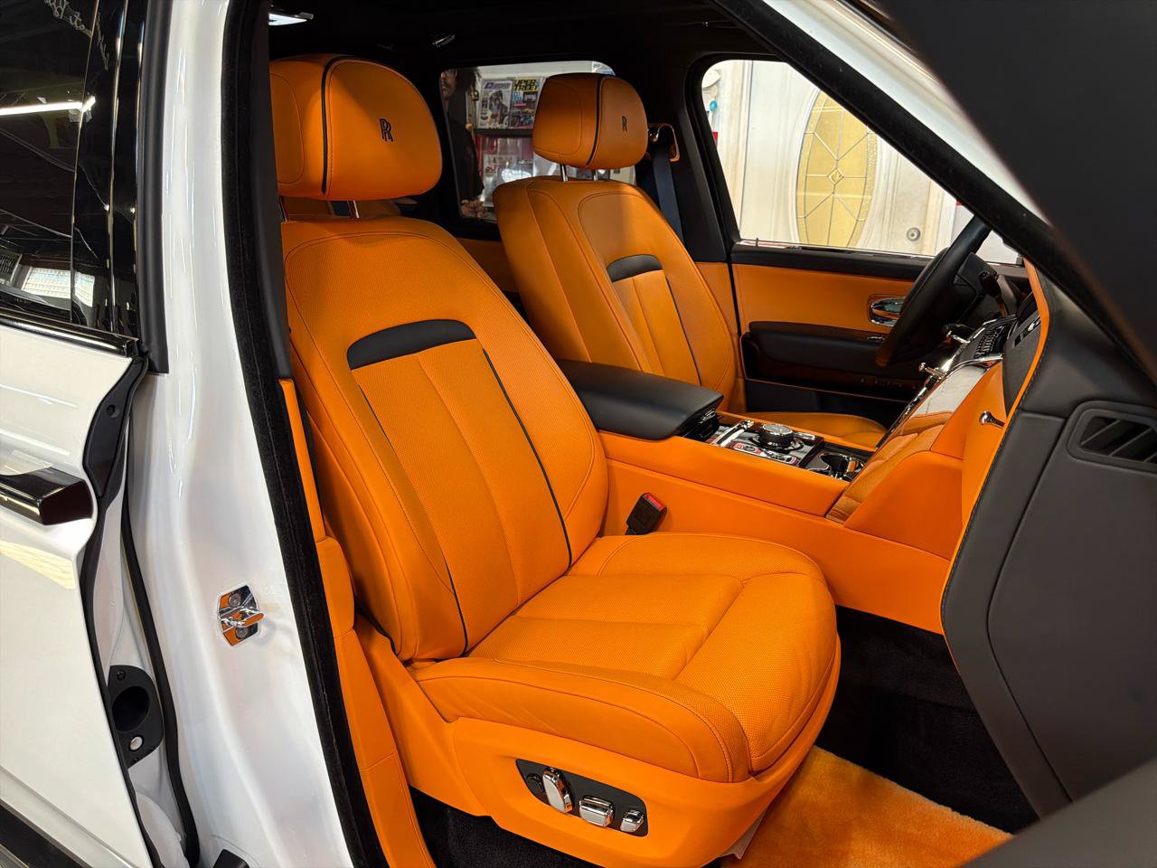 Used 2023 Rolls-Royce Cullinan AWD/4WD image 21