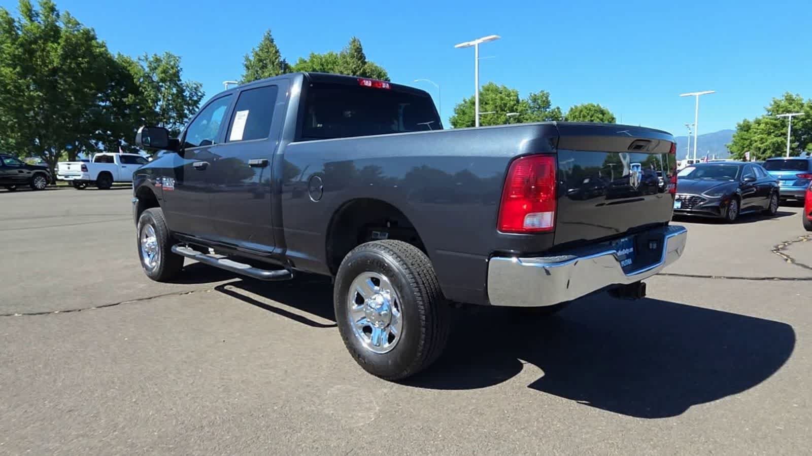 Used 2018 RAM 2500 ST AWD/4WD image 6