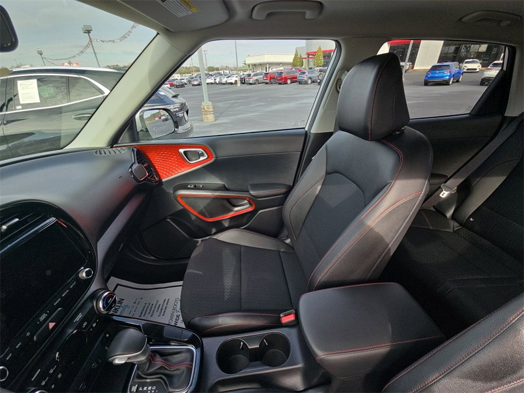 Used 2024 Kia Soul GT-Line image 11