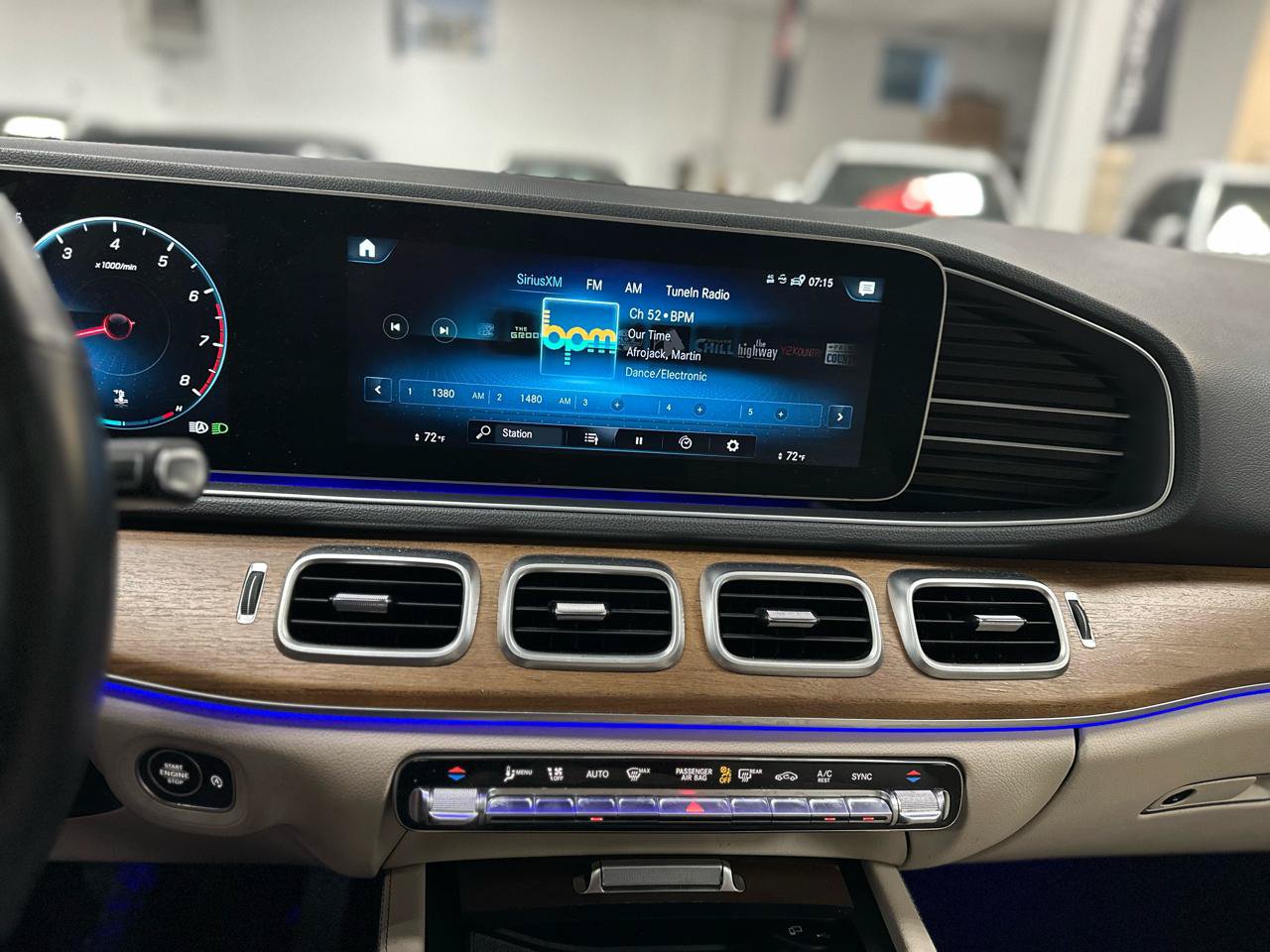 Used 2022 Mercedes-Benz GLE 350 4MATIC w/ Premium Package image 26