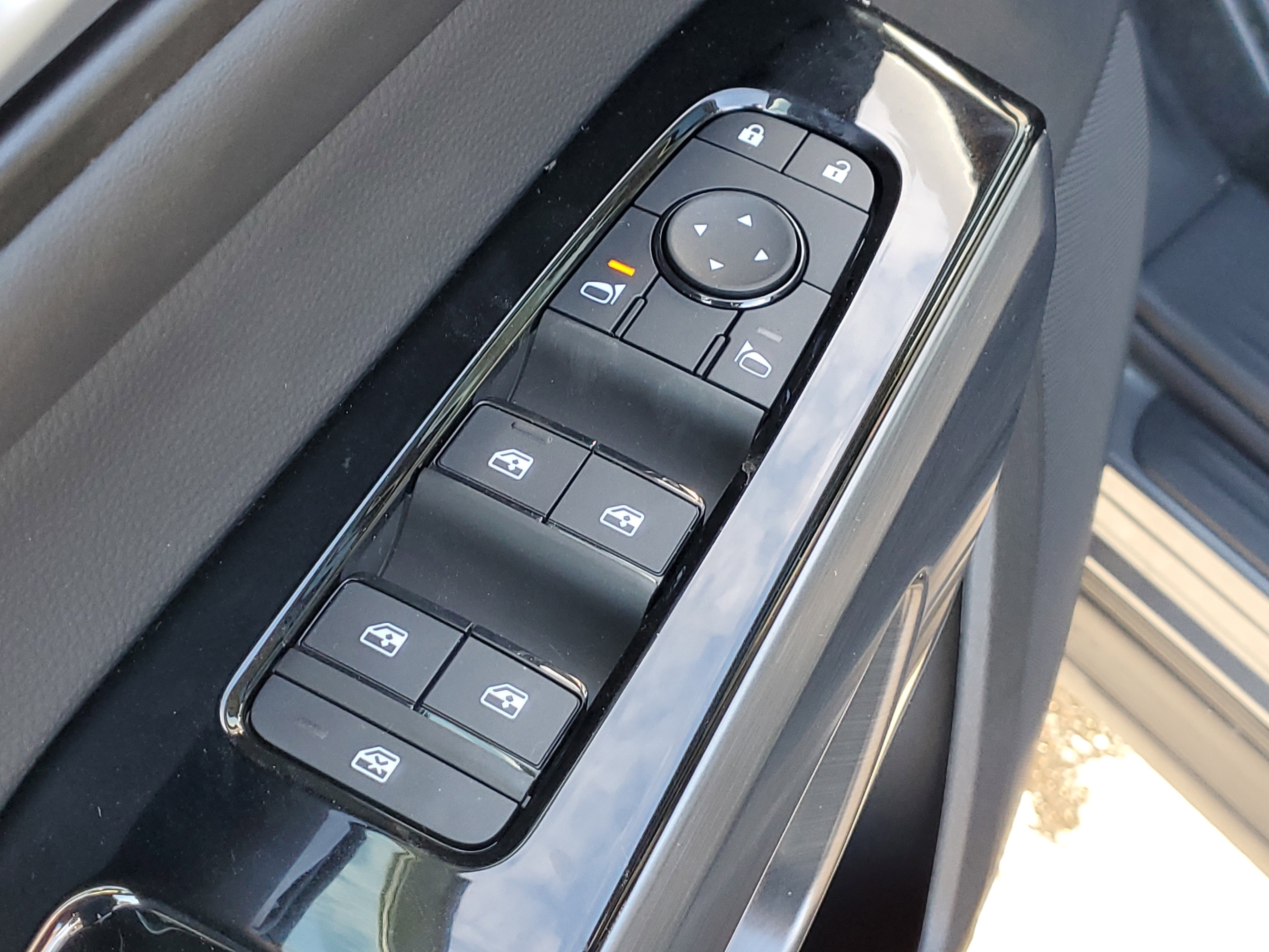 New 2026 Nissan Pathfinder SL w/ SL Premium Package image 23