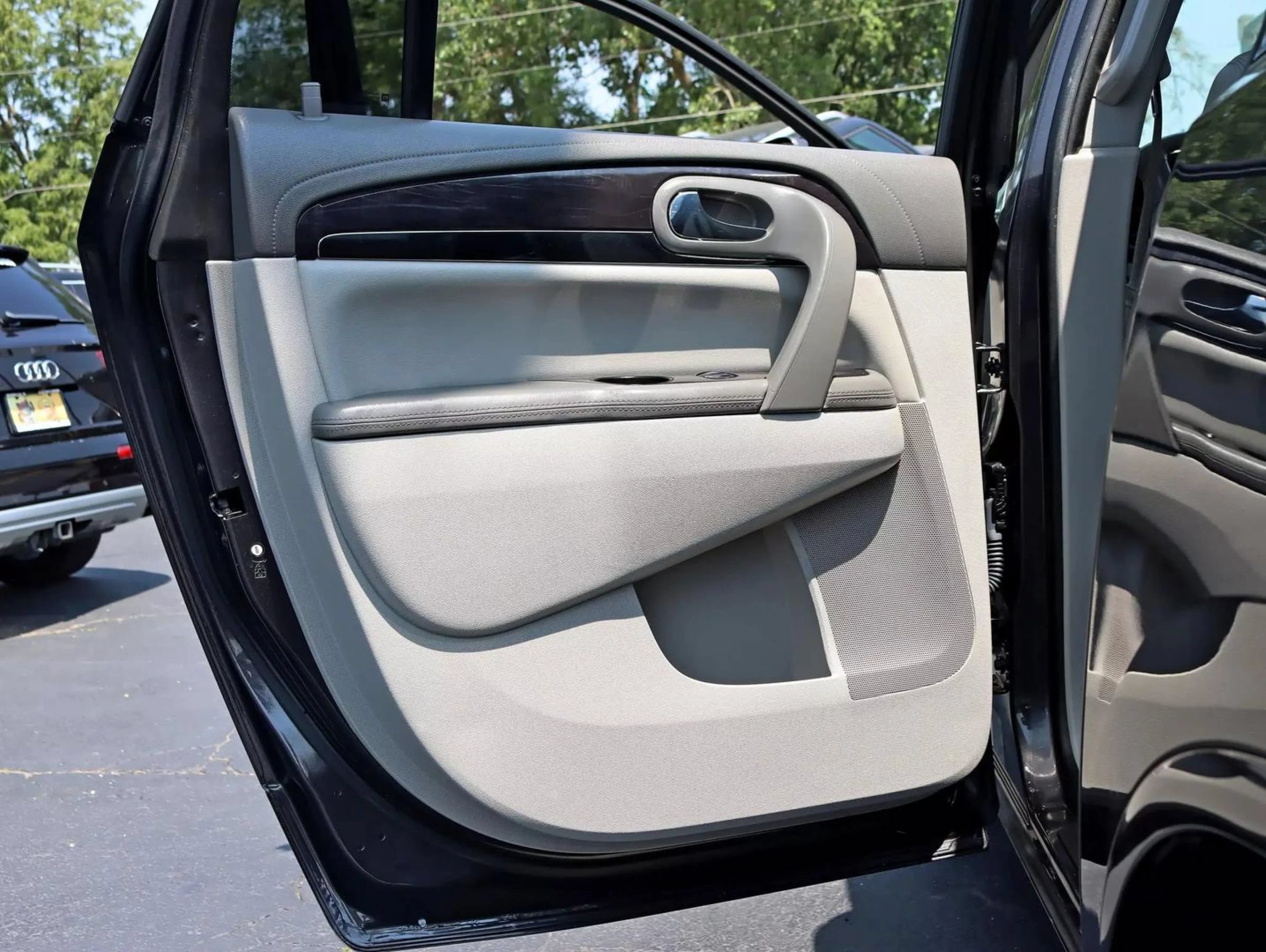Used 2015 Buick Enclave Leather AWD/4WD image 32