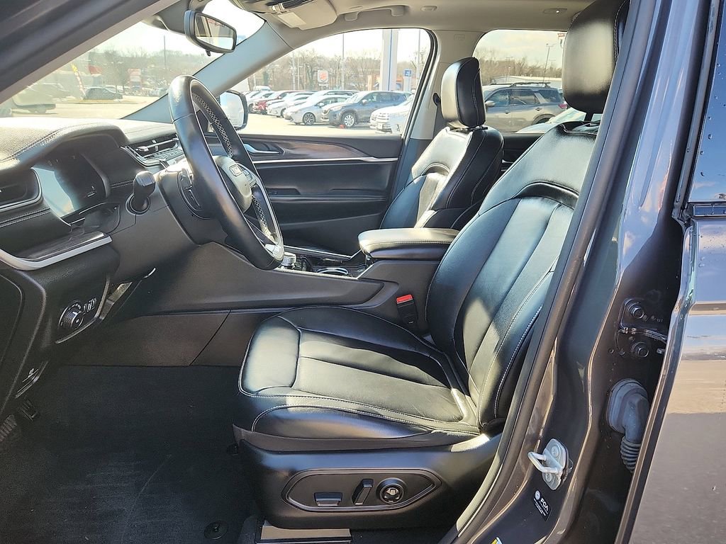 Used 2022 Jeep Grand Cherokee Limited w/ Trailer Tow Prep Group (B) image 6