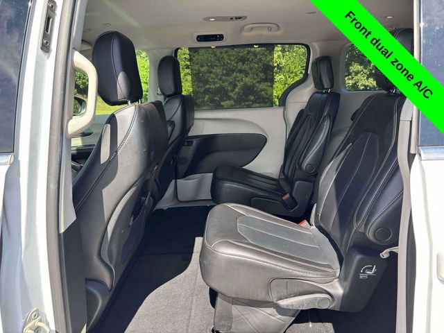 Used 2023 Chrysler Pacifica Touring-L FWD image 23