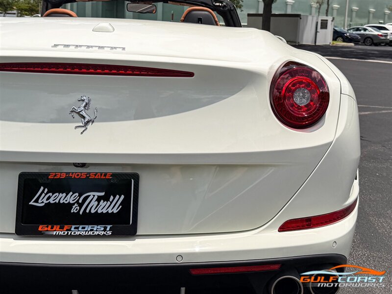 Used 2017 Ferrari California T RWD image 56