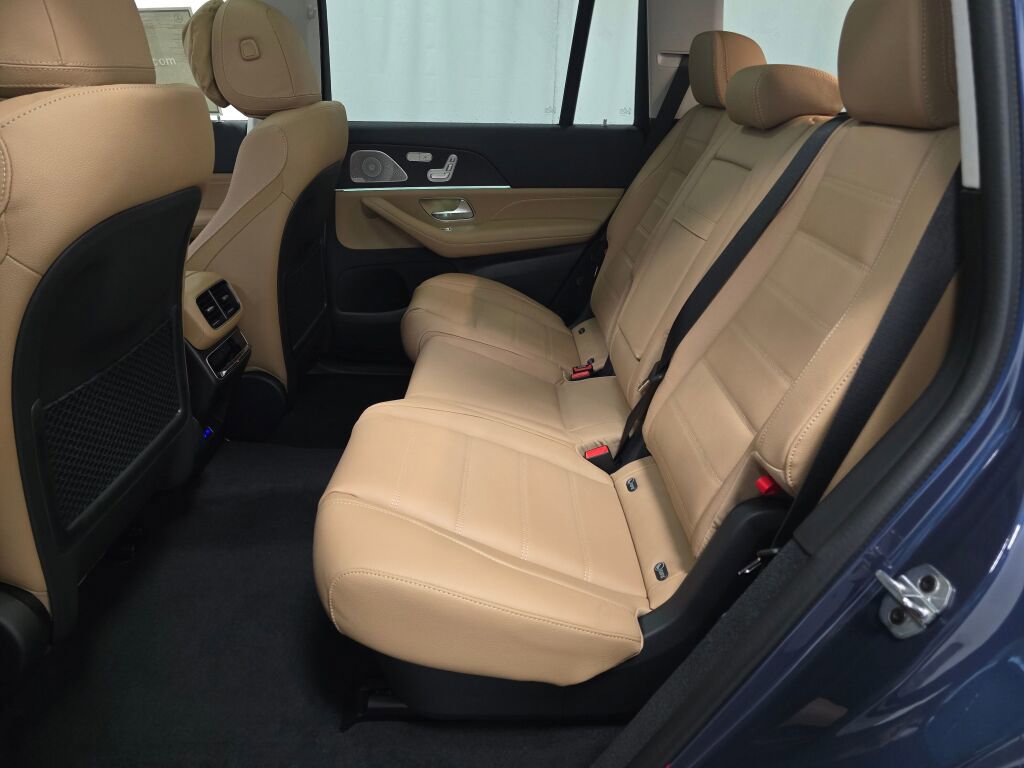 New 2026 Mercedes-Benz GLS 450 4MATIC image 19