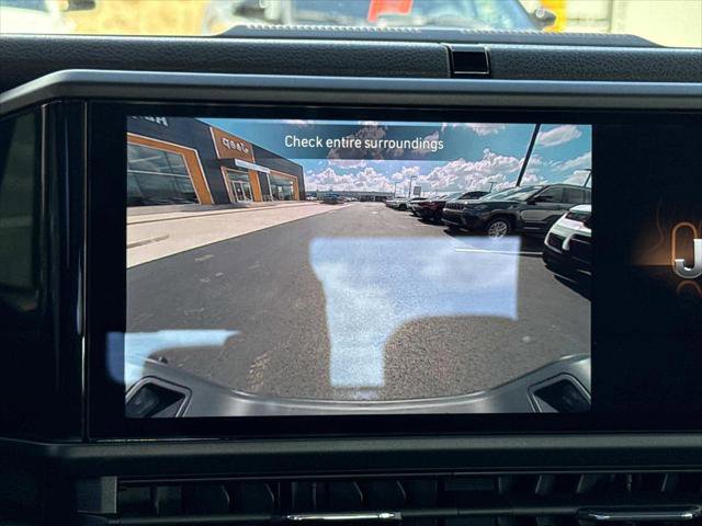 Certified 2025 Jeep Gladiator Sport AWD/4WD image 17