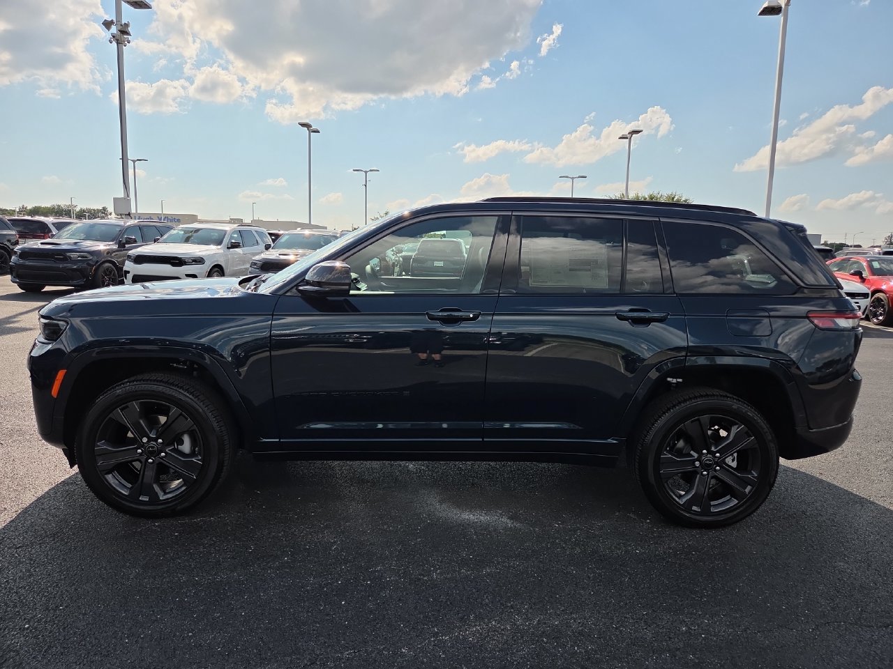 New 2027 Jeep Grand Cherokee Limited AWD/4WD image 28