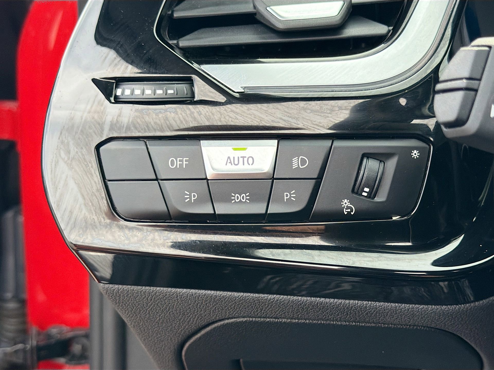 Certified 2025 BMW Z4 sDrive30i image 33