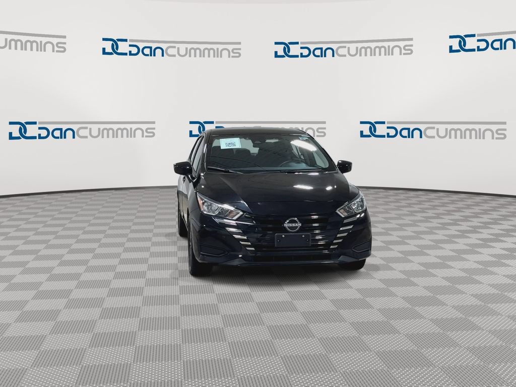 Used 2024 Nissan Versa SV FWD image 3