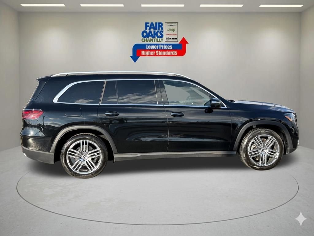 Used 2025 Mercedes-Benz GLS 450 4MATIC image 4