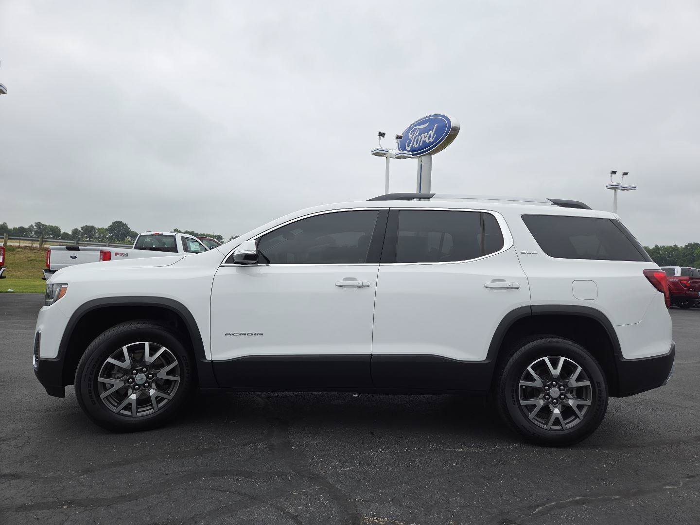 Used 2023 GMC Acadia SLE w/ Driver Convenience Package AWD/4WD image 16