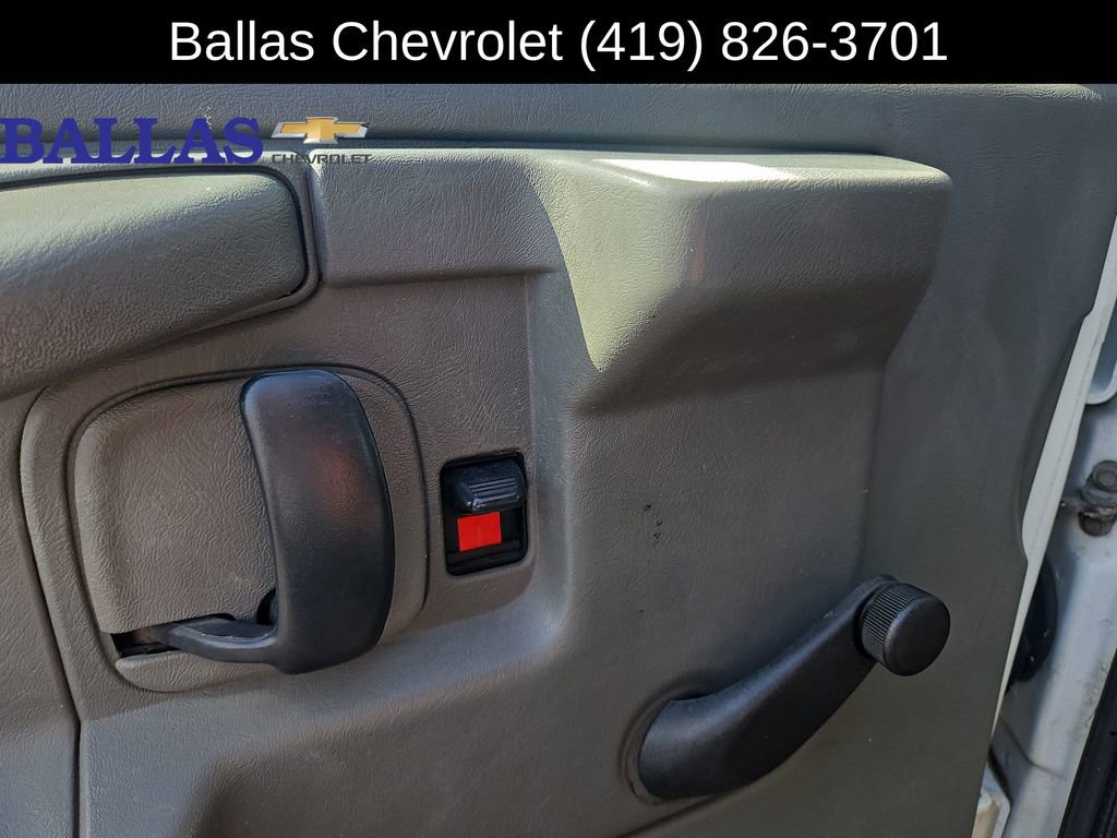 Used 2018 Chevrolet Express 2500 w/ Driver Convenience Package image 23