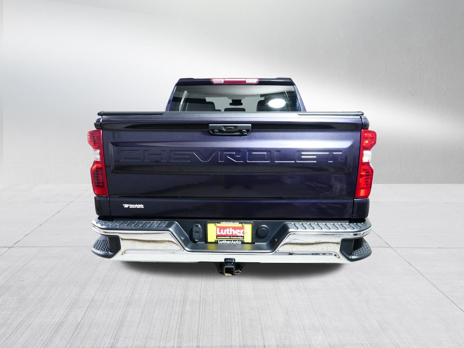 Used 2022 Chevrolet Silverado 1500 LT AWD/4WD image 6