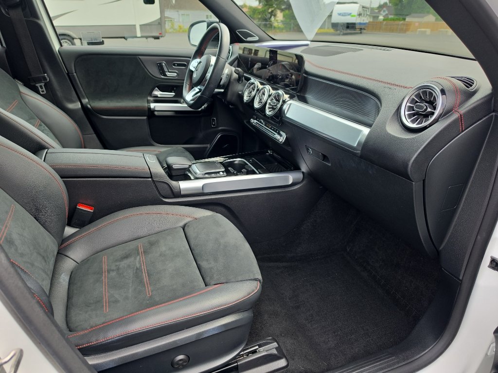 Used 2023 Mercedes-Benz EQB 300 4MATIC image 18