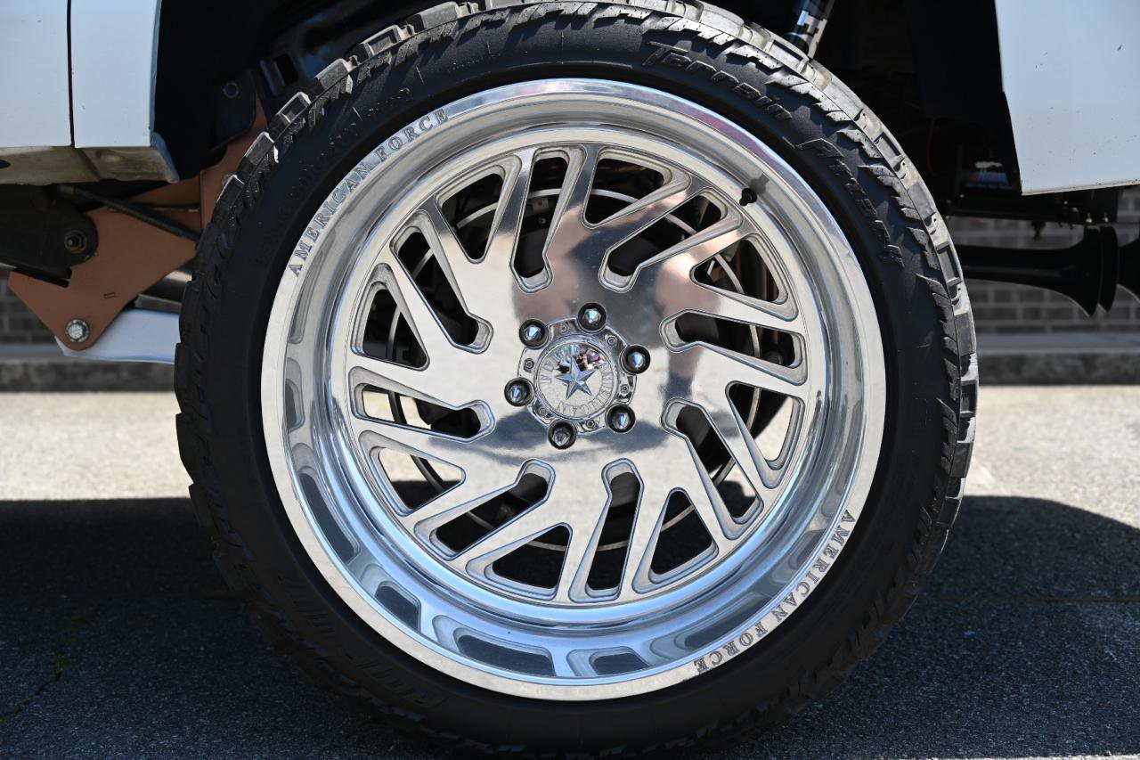 Used 2019 Chevrolet Suburban LT AWD/4WD image 51