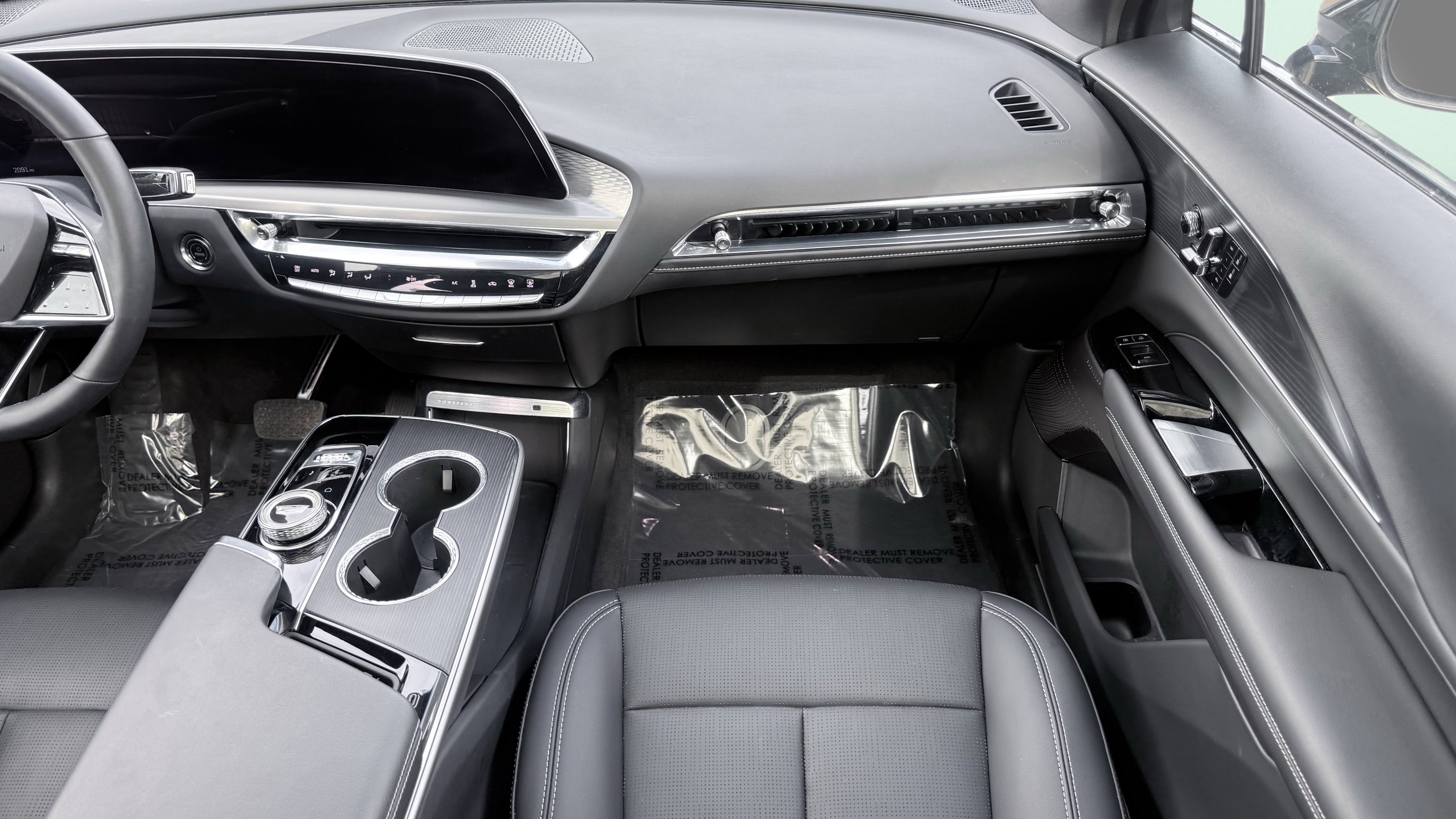 Used 2025 Cadillac Lyriq Luxury AWD/4WD image 49