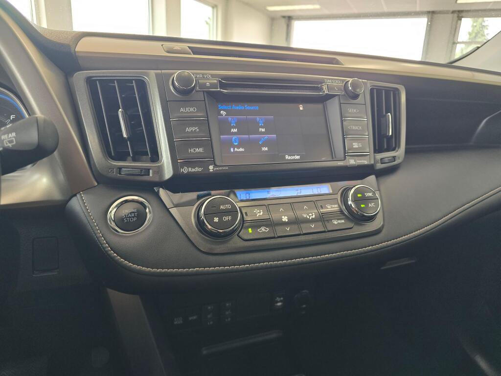 Used 2015 Toyota RAV4 Limited AWD/4WD image 26