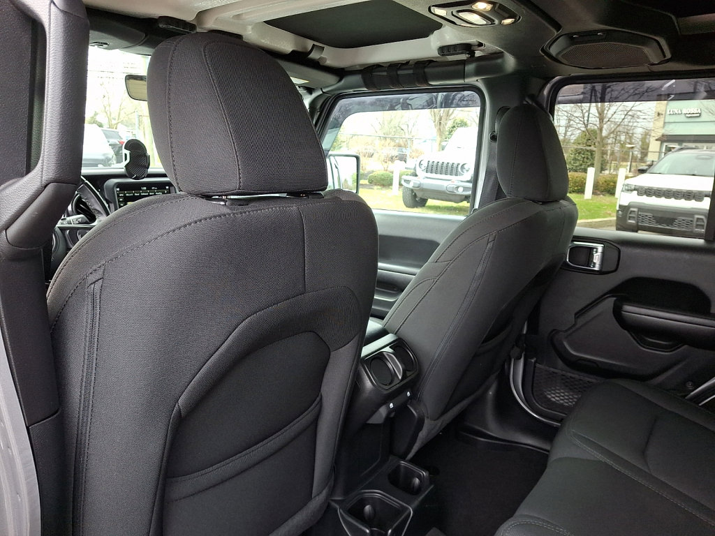 Used 2021 Jeep Wrangler Unlimited Sport image 21