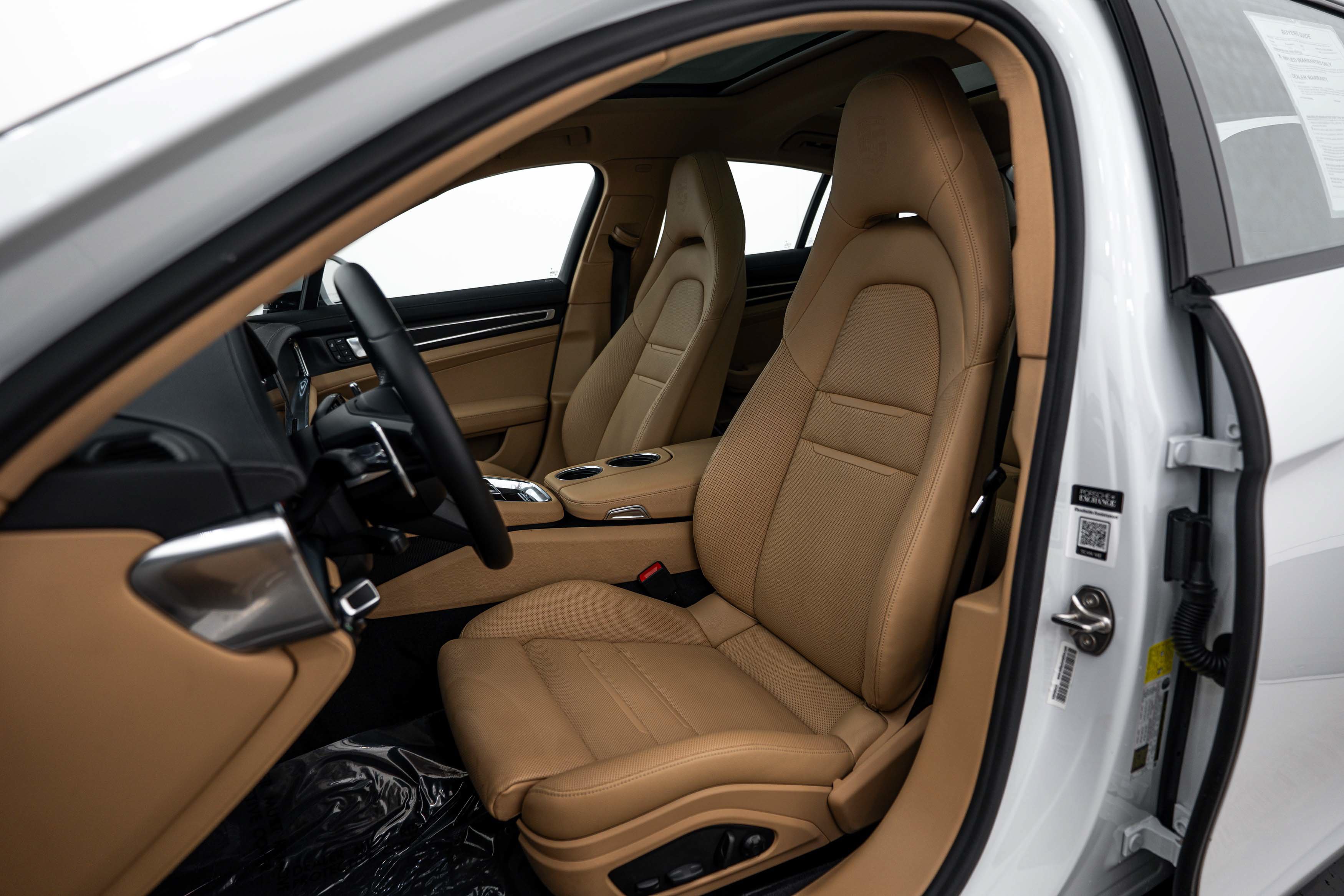Certified 2022 Porsche Panamera 4 Platinum Edition AWD/4WD image 5