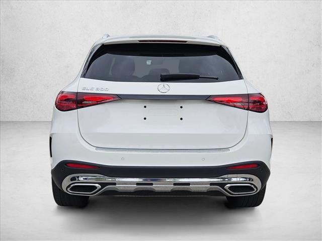 Used 2023 Mercedes-Benz GLC 300 image 4