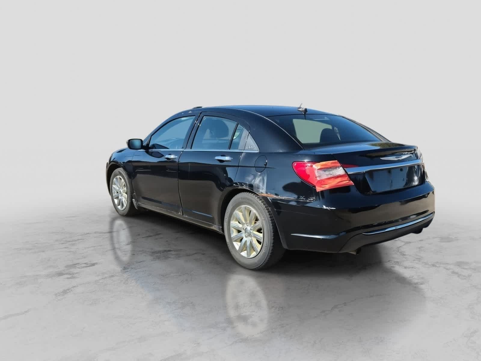 Used 2013 Chrysler 200 Limited FWD image 6