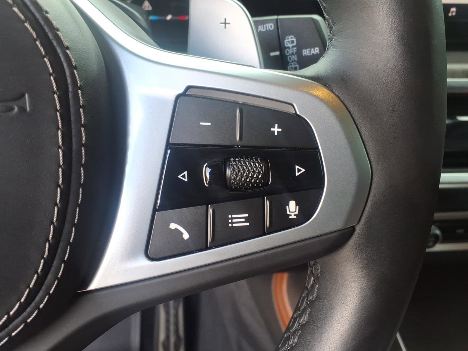 Used 2025 BMW X7 xDrive40i w/ M Sport Package image 13