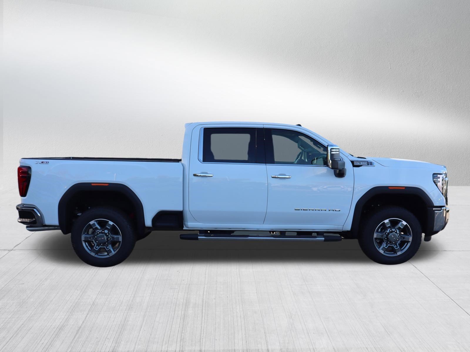 New 2026 GMC Sierra 3500 SLT w/ SLT Premium Package AWD/4WD image 8