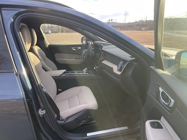 New 2026 Volvo XC60 B5 Plus w/ Protection Package Premier AWD/4WD image 8