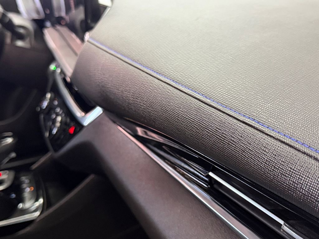 Used 2025 Buick Envista Sport Touring image 18