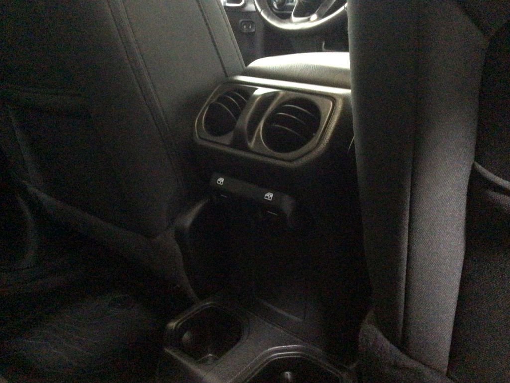 Used 2022 Jeep Gladiator Sport AWD/4WD image 27
