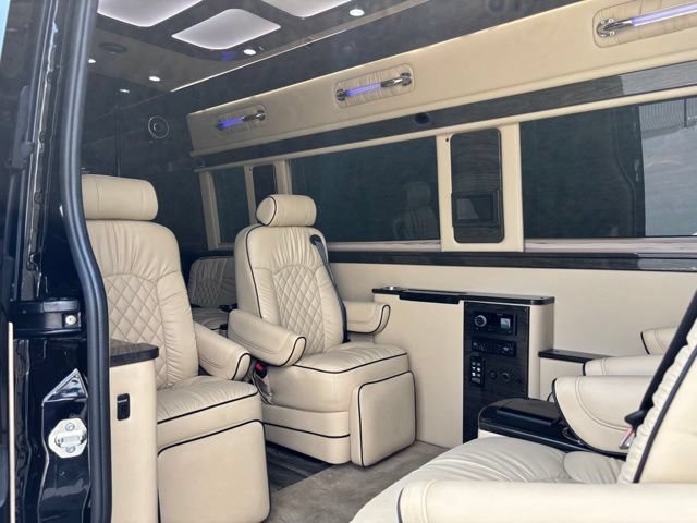Used 2019 Mercedes-Benz Sprinter 3500 image 40